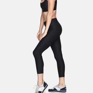 Outdoor Voices 3/4 Warmup Leggings